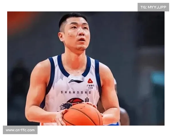 高诗岩膝盖积液缺阵，谢智杰扛起山东后场组织重任