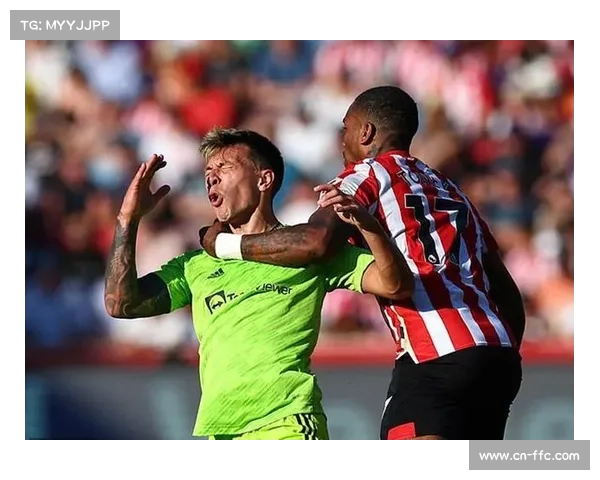 马奎尔与利桑德罗·马丁内斯热身片段,最萌身高差逗笑卡拉格